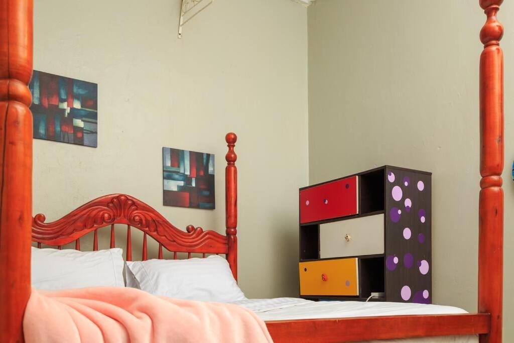 City Oasis By Siima _ Hidden Gem City Family Home Kampala Exteriör bild