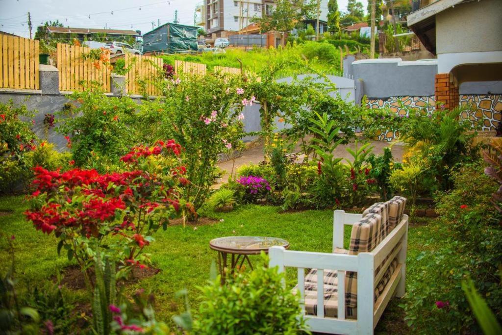 City Oasis By Siima _ Hidden Gem City Family Home Kampala Exteriör bild