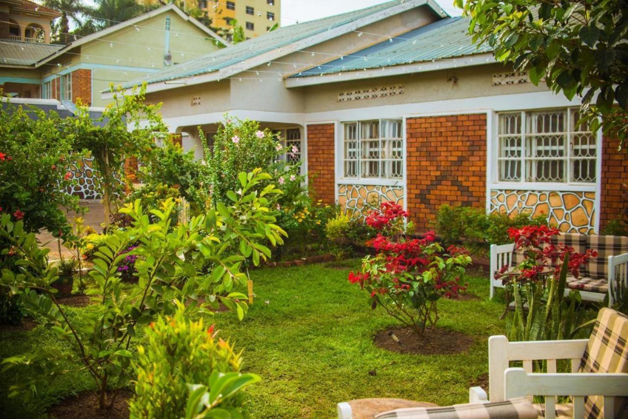 City Oasis By Siima _ Hidden Gem City Family Home Kampala Exteriör bild
