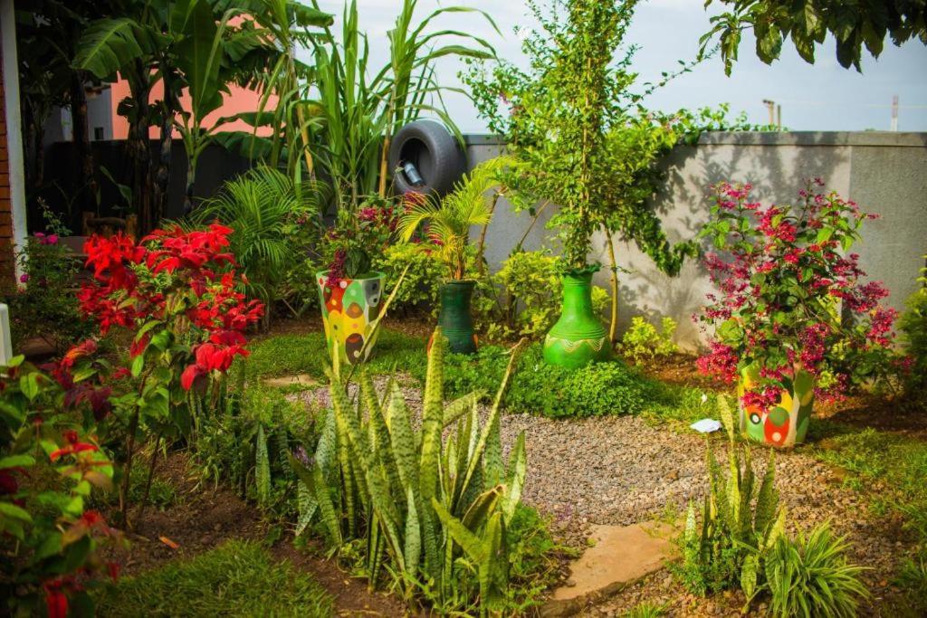 City Oasis By Siima _ Hidden Gem City Family Home Kampala Exteriör bild